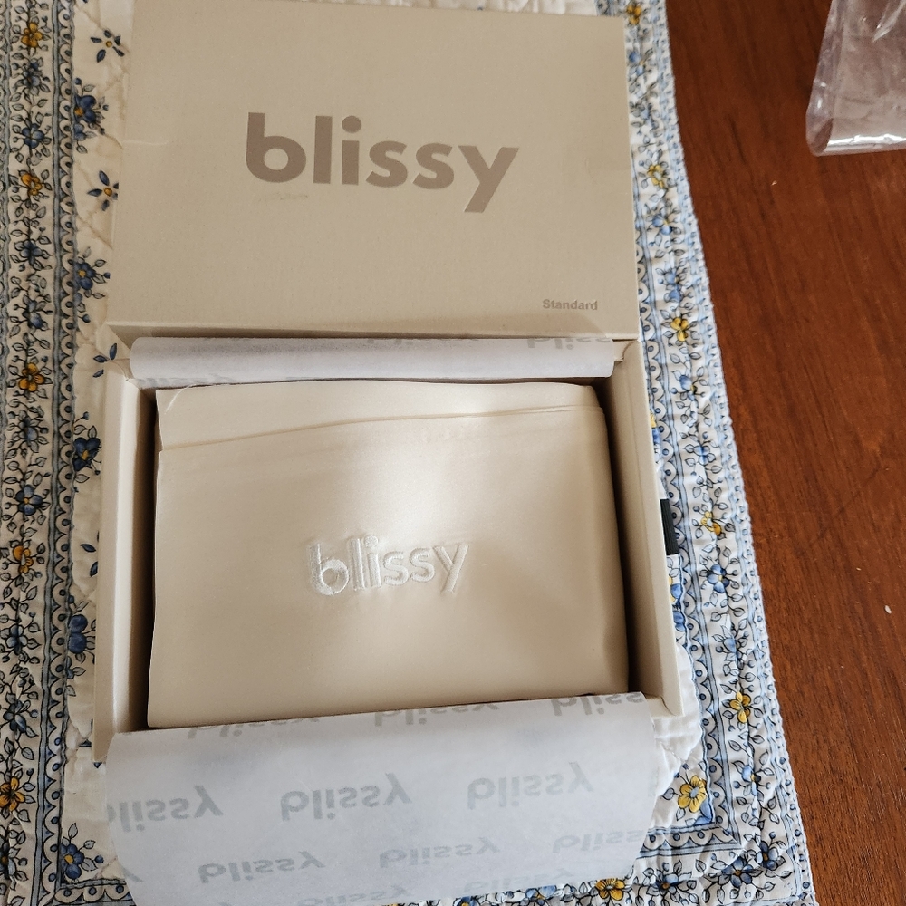 Blissy Silk Pillowcase (Standard Size)